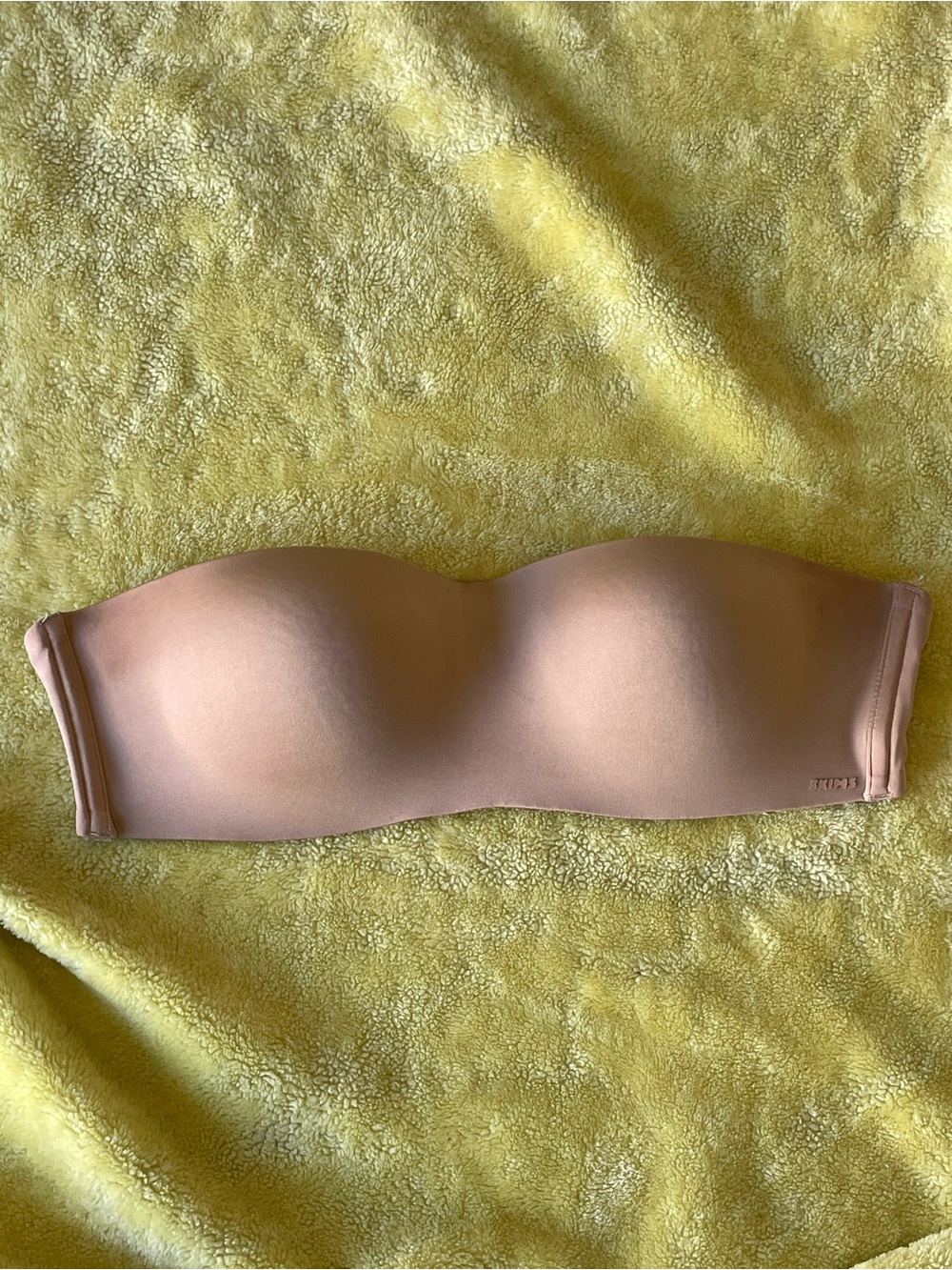 SKIMS Strapless Seamless Bandeau Bra in Nude Blush